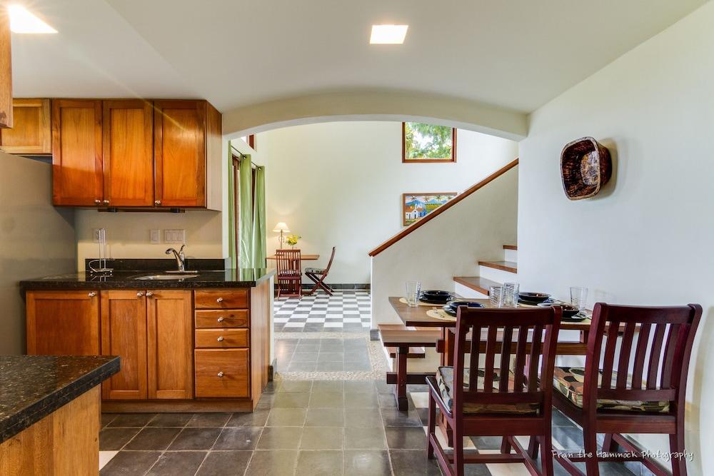 De Palermo And -private Detached Hotel